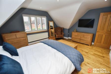 4 bedroom Detached house for sale in Bridge Street, Shepshed, LE12