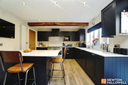 4 bedroom Detached house for sale in Bridge Street, Shepshed, LE12