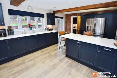 4 bedroom Detached house for sale in Bridge Street, Shepshed, LE12