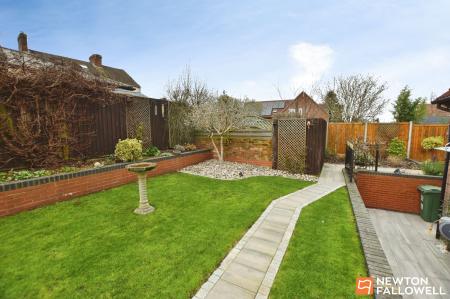 4 bedroom Detached house for sale in Bridge Street, Shepshed, LE12