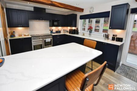 4 bedroom Detached house for sale in Bridge Street, Shepshed, LE12