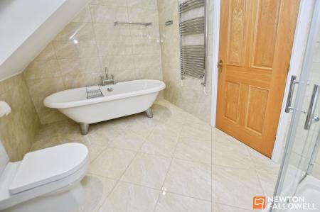 4 bedroom Detached house for sale in Bridge Street, Shepshed, LE12