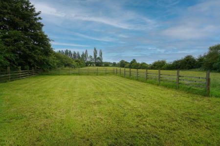 7 bedroom Detached house for sale in Main Street, Long Whatton, LE12