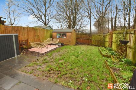 4 bedroom Semi-detached house for sale in Cinnabar Way, East Leake, LE12