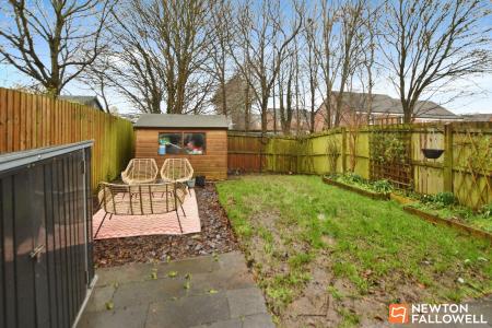 4 bedroom Semi-detached house for sale in Cinnabar Way, East Leake, LE12