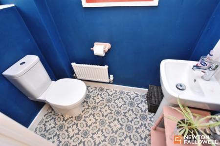 4 bedroom Semi-detached house for sale in Cinnabar Way, East Leake, LE12