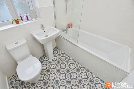 4 bedroom Semi-detached house for sale in Cinnabar Way, East Leake, LE12