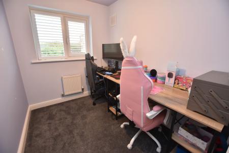 4 bedroom Detached house for sale in Hardy Way, East Leake, LE12