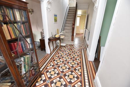 4 bedroom Semi-detached house for sale in Loughborough Road, Quorn, LE12