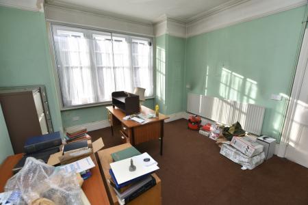 4 bedroom Semi-detached house for sale in Loughborough Road, Quorn, LE12