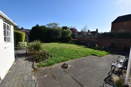 4 bedroom Semi-detached house for sale in Loughborough Road, Quorn, LE12