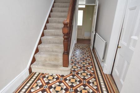 4 bedroom Semi-detached house for sale in Loughborough Road, Quorn, LE12