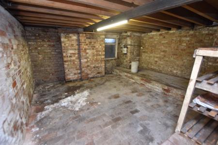 4 bedroom Semi-detached house for sale in Loughborough Road, Quorn, LE12