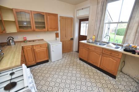 4 bedroom Semi-detached house for sale in Loughborough Road, Quorn, LE12