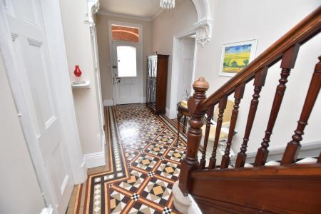 4 bedroom Semi-detached house for sale in Loughborough Road, Quorn, LE12