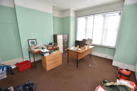 4 bedroom Semi-detached house for sale in Loughborough Road, Quorn, LE12