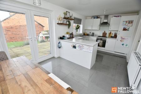 3 bedroom Detached house for sale in Chaffinch Drive, Shepshed, LE12