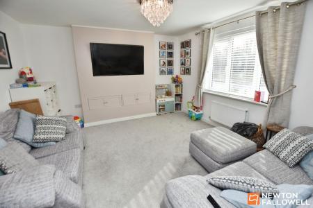 3 bedroom Detached house for sale in Chaffinch Drive, Shepshed, LE12