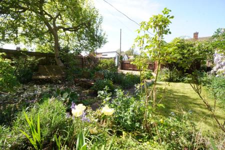 4 bedroom Semi-detached house for sale in William Street, Loughborough, LE11