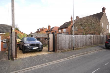 4 bedroom Semi-detached house for sale in William Street, Loughborough, LE11