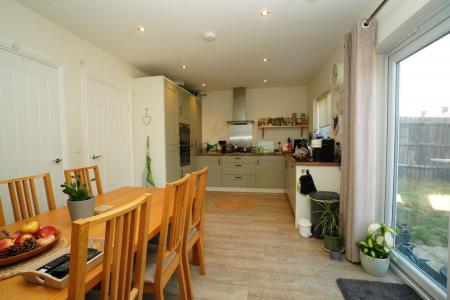 4 bedroom Detached house for sale in Windmill Crescent, East Leake, LE12