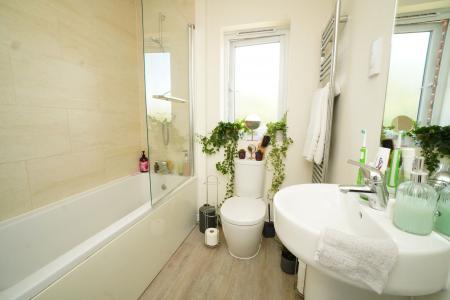 4 bedroom Detached house for sale in Windmill Crescent, East Leake, LE12