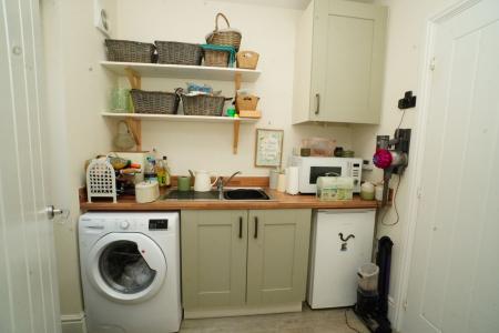 4 bedroom Detached house for sale in Windmill Crescent, East Leake, LE12