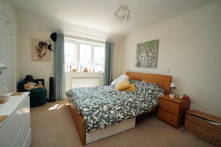 4 bedroom Detached house for sale in Windmill Crescent, East Leake, LE12