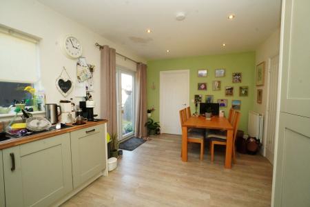 4 bedroom Detached house for sale in Windmill Crescent, East Leake, LE12