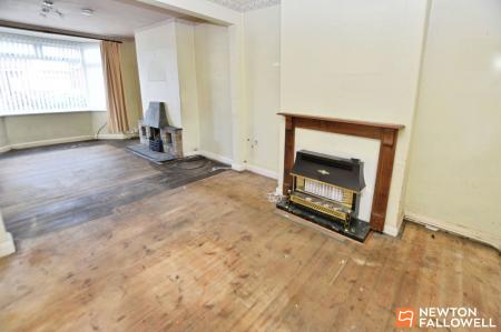 3 bedroom Terraced House for sale in Linden Road, Loughborough, LE11
