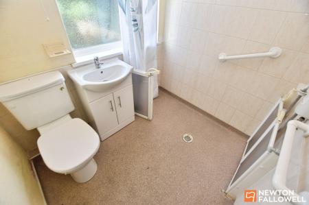 3 bedroom Terraced House for sale in Linden Road, Loughborough, LE11