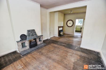 3 bedroom Terraced House for sale in Linden Road, Loughborough, LE11