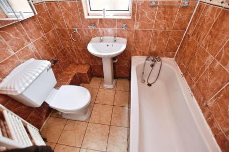 3 bedroom End of terrace house for sale in Herbert Street, Loughborough, LE11