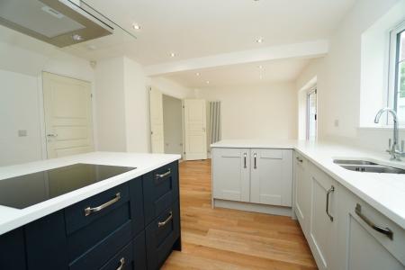 4 bedroom Detached house for sale in Paradise Close, Shepshed, LE12