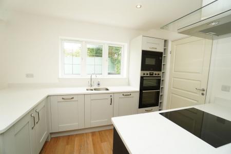 4 bedroom Detached house for sale in Paradise Close, Shepshed, LE12