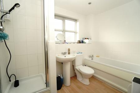 2 bedroom Apartment for sale in Osier Fields, East Leake, LE12