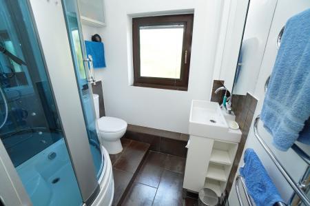 1 bedroom Flat for sale in Old Ashby Road, Loughborough, LE11