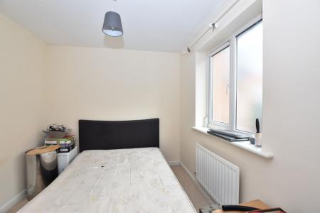 2 bedroom Flat for sale in Bates Close, Loughborough, LE11