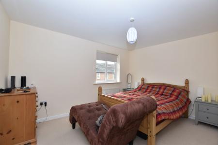 2 bedroom Flat for sale in Bates Close, Loughborough, LE11
