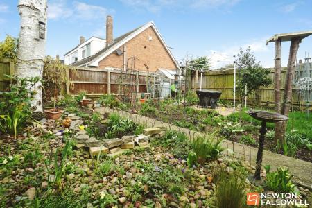 2 bedroom Semi-detached bungalow for sale in Wide Street, Hathern, LE12