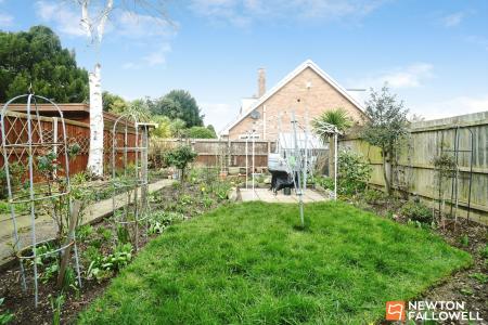 2 bedroom Semi-detached bungalow for sale in Wide Street, Hathern, LE12