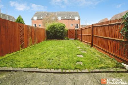 3 bedroom Terraced House for sale in Haddon Way, Loughborough, LE11