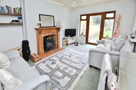 2 bedroom Semi-detached bungalow for sale in Shepherds Close, Loughborough, LE11