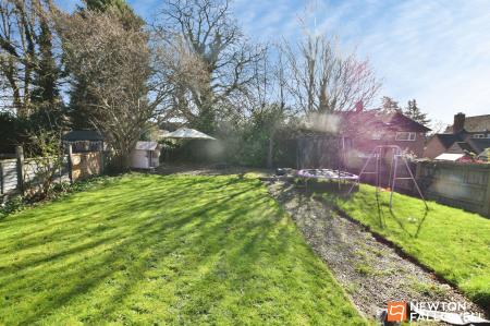 2 bedroom Semi-detached bungalow for sale in Shepherds Close, Loughborough, LE11