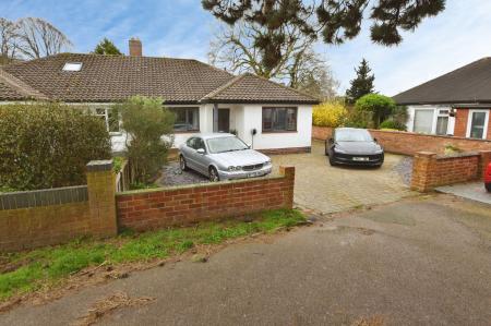 2 bedroom Semi-detached bungalow for sale in Shepherds Close, Loughborough, LE11