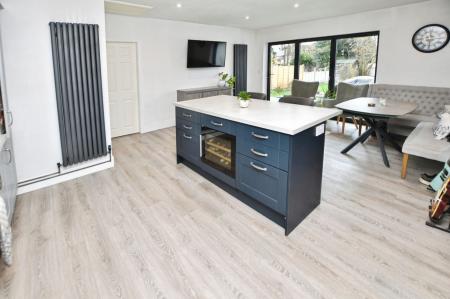 2 bedroom Semi-detached bungalow for sale in Shepherds Close, Loughborough, LE11