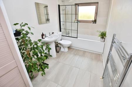 2 bedroom Semi-detached bungalow for sale in Shepherds Close, Loughborough, LE11