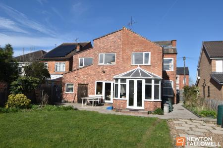 5 bedroom Detached house for sale in Knightthorpe Road, Loughborough, LE11