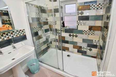 5 bedroom Detached house for sale in Knightthorpe Road, Loughborough, LE11