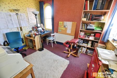 5 bedroom Detached house for sale in Knightthorpe Road, Loughborough, LE11